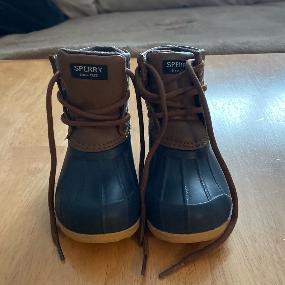 Toddler Sperry Port Duck Boot Never worn size 7